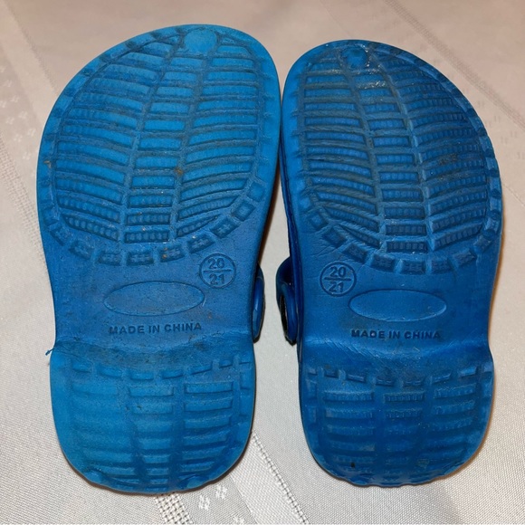 Unisex Kids Blue Clogs Slippers Sandals Slip on Shoes Eur 20-21 Size 4-5 12-18 M - Picture 9 of 12